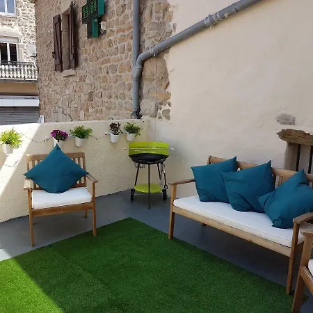 Cozy Little Townhouse In Sainte-florine, Close To Auzon & Brioude Casa de Férias Sainte-Florine